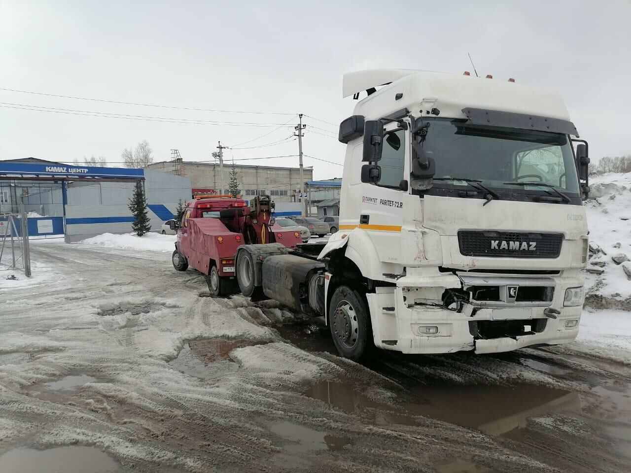 Фото эвакуации Камаза